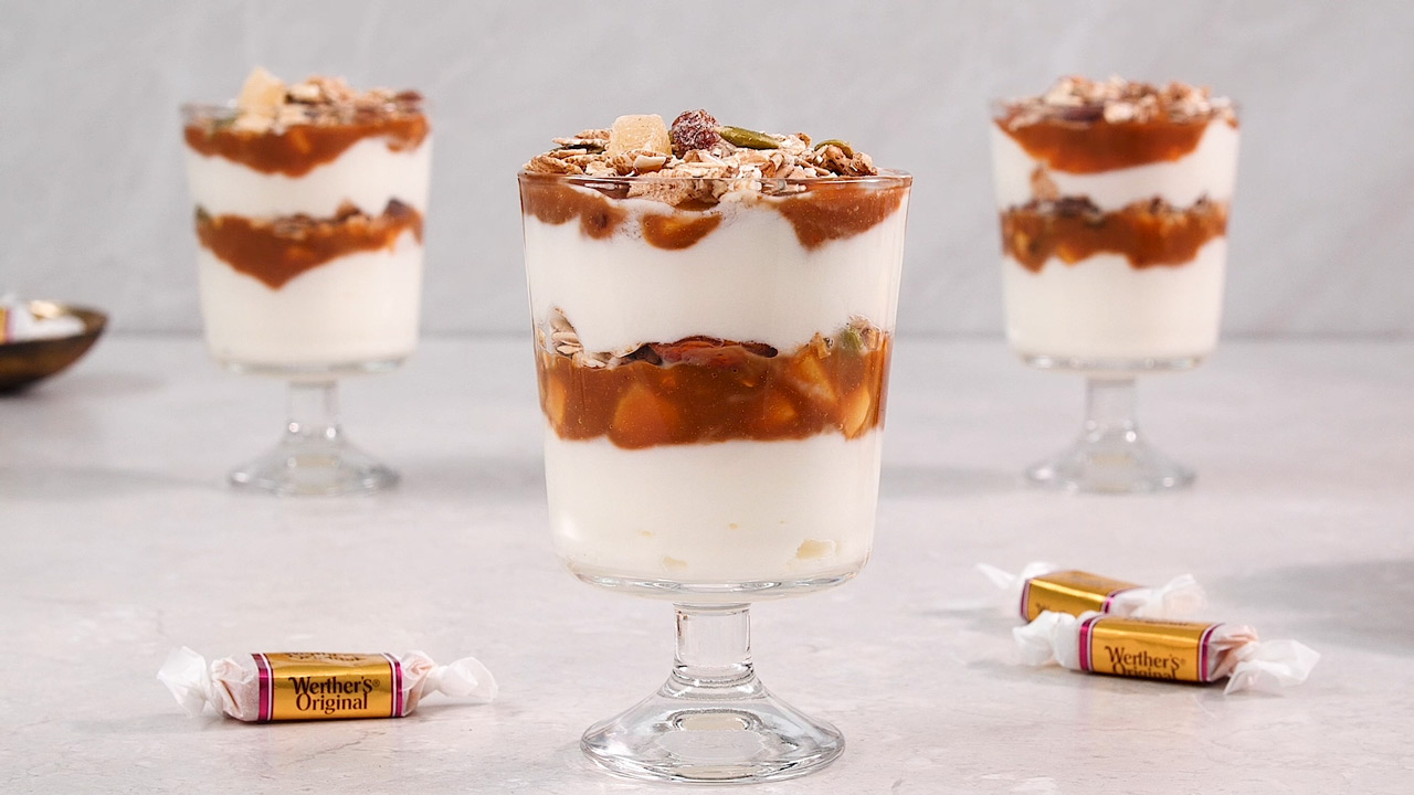 Parfait &agrave; la cr&egrave;me caramel et aux p&ecirc;ches