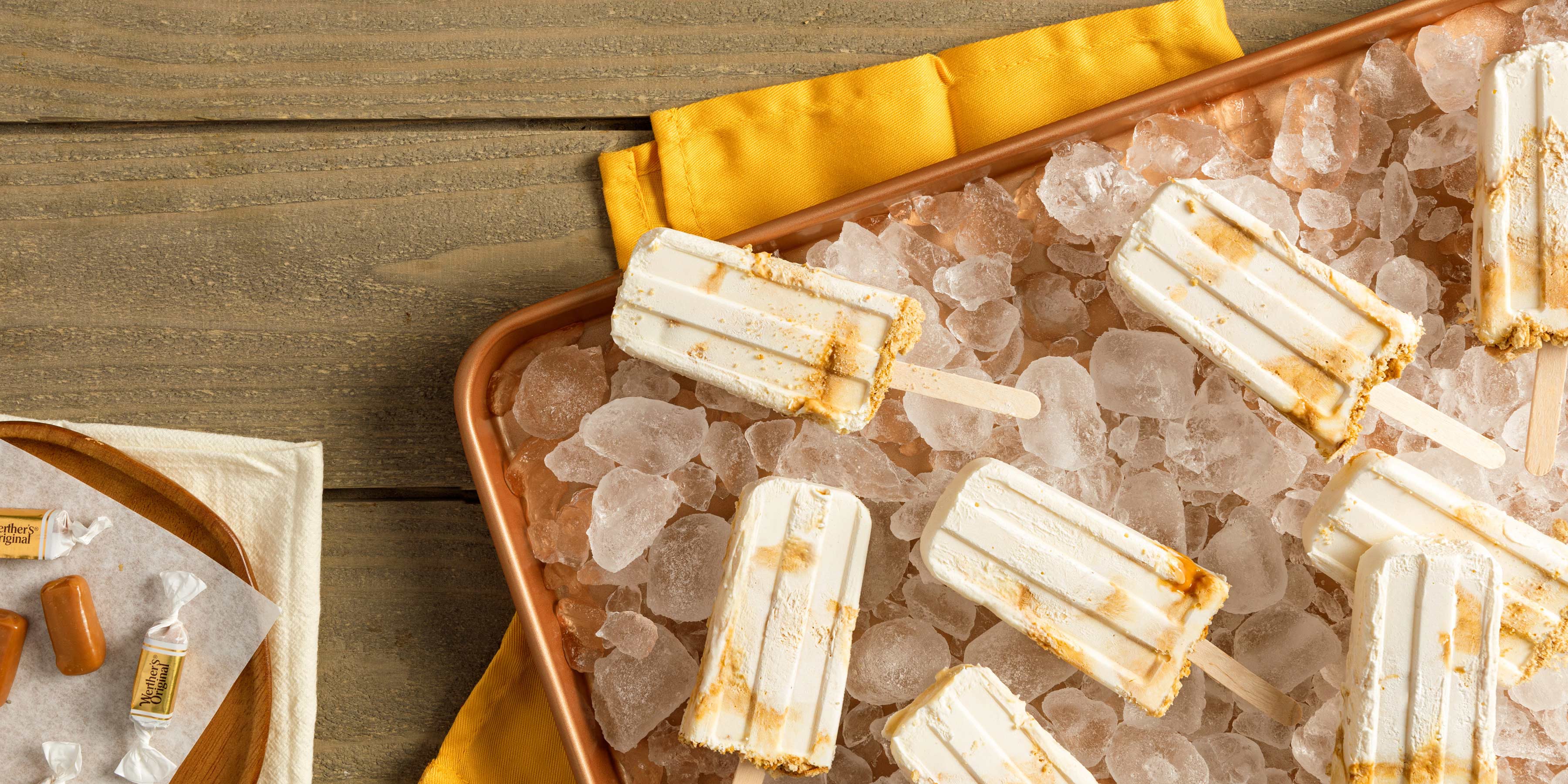 Sucettes de g&acirc;teau au fromage et aux tourbillons de caramel