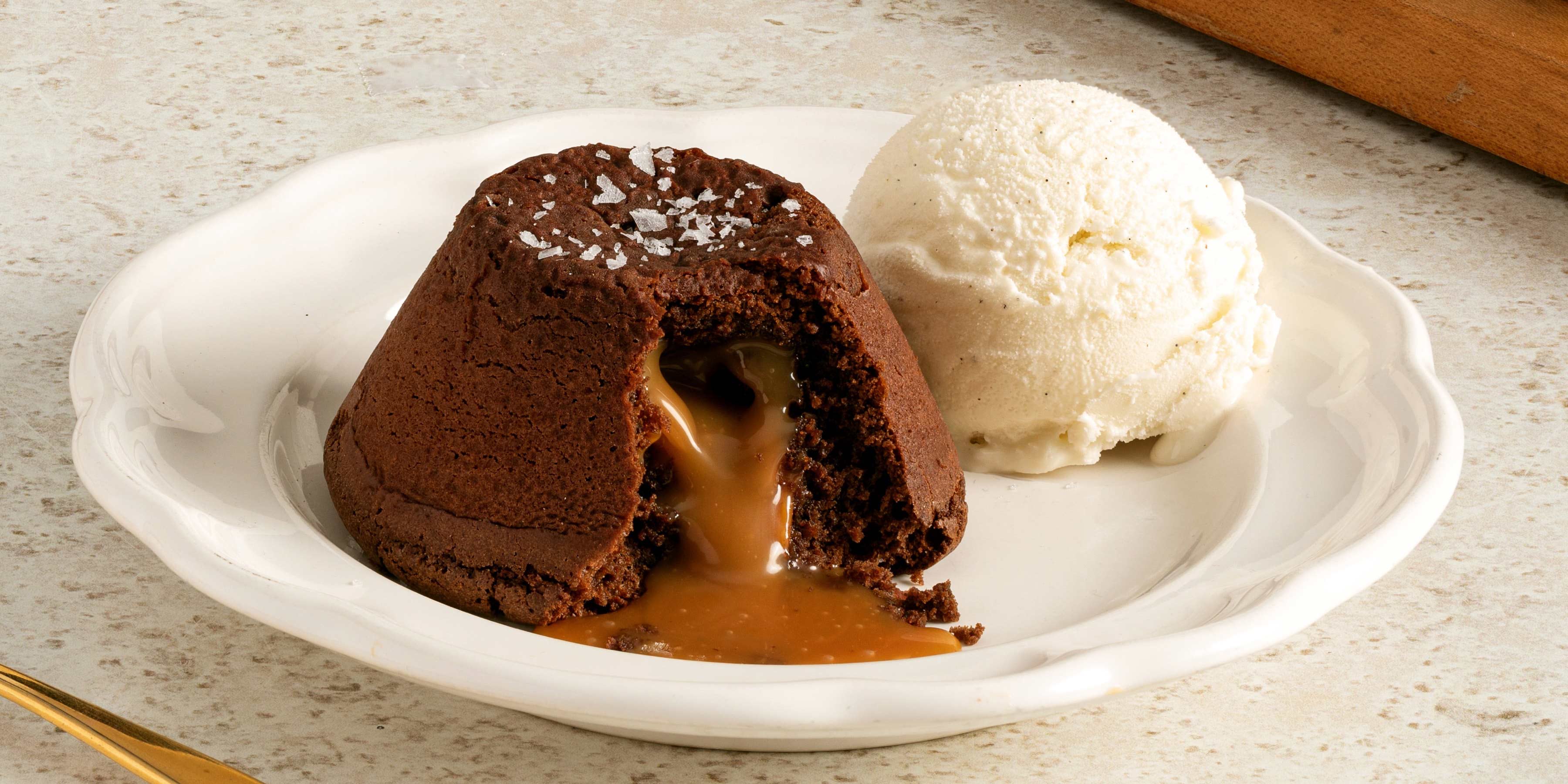 G&acirc;teaux de lave au chocolat et au caramel