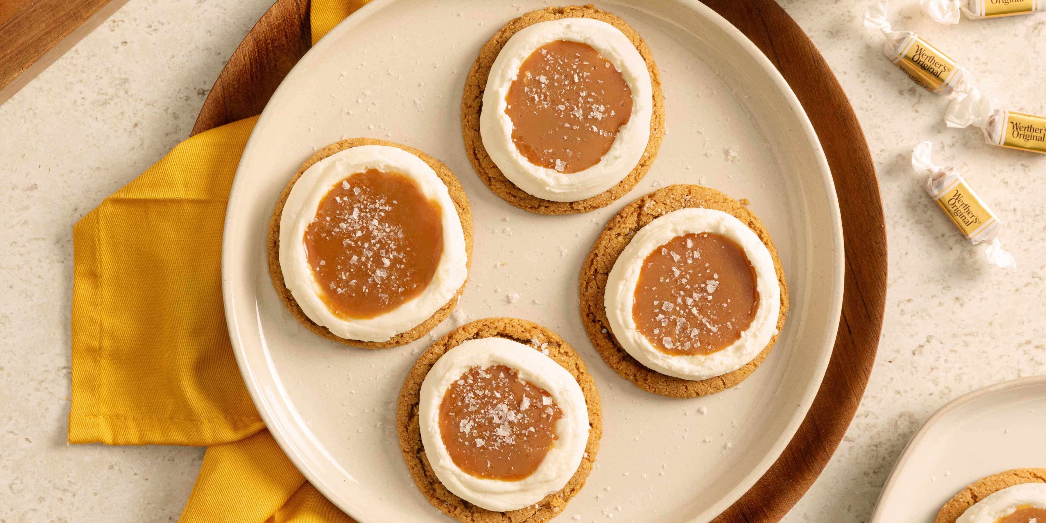 Biscuits cr&eacute;meux au gingembre et au caramel sal&eacute;
